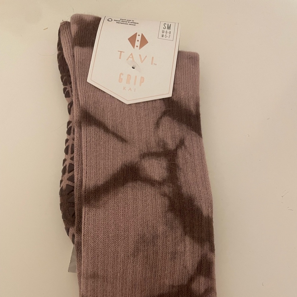 NWT Tavi Active grip socks Size small!